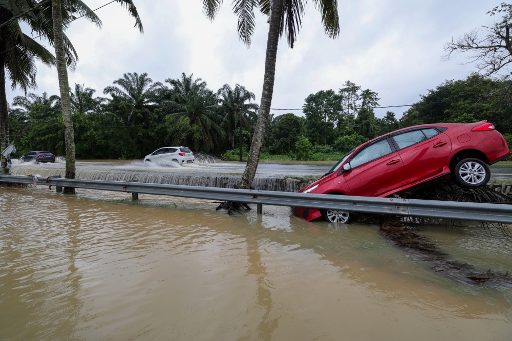 Malaysia: Rising floods in Johor displace 1,600 residents