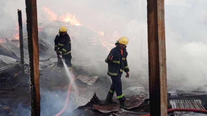 A wood market at Kwadaso in Kumasi on Saturday caught fire destroying property.